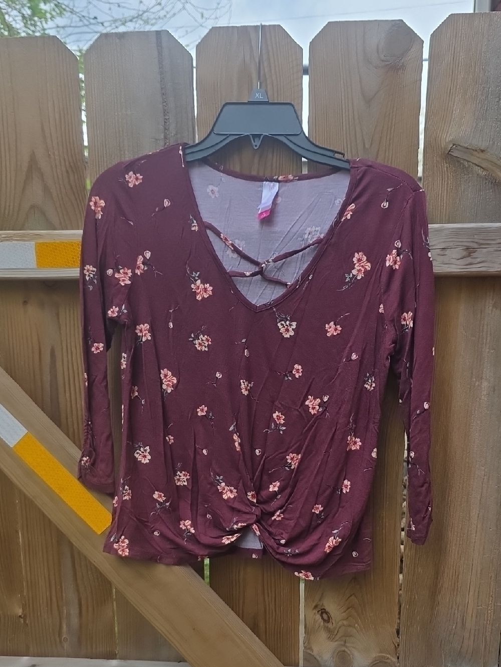 Floral Crisscross Tie-Front Women's Top - Burgundy